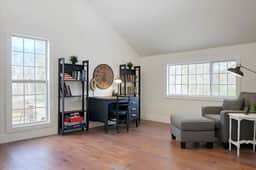 Cottage Park Carriage House. Rest & Explore with Hollyhock - Image 5
