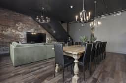 Penthouse Grand Executive Suite. 6 Bed, 3 Bath with Rooftop Private Deck!