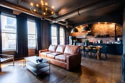 Hollyhock Suite 502: 4 bed/2 bath with soaking tub