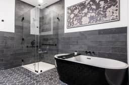 Hollyhock Suite 502: 4 bed/2 bath with soaking tub
