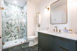 Hollyhock Suite 507: 3 bed /2 bath