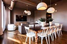 The Lou Belle Suite: 8 beds/4 baths