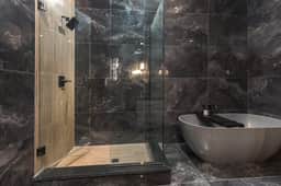 Bourbon Retreat: Luxe 4BR Downtown Condo w/ Spa Baths & Central Access