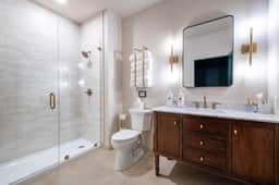 Hollyhock Suite 304: 1 BR/1 BA - Image 5