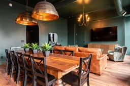 Hollyhock Suite 302: 4 Bed/2 Bath - Image 2