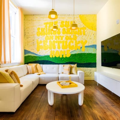 Hollyhock Suite 513: 5 beds/2 bath