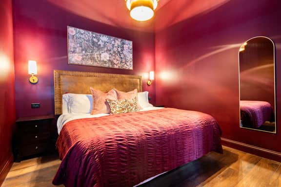 Hollyhock Suite 508: 2 beds/1 bath