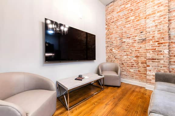 Hollyhock Suite 403: 2 bed/1 bath