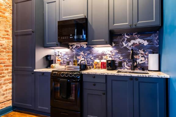 Hollyhock Suite 410: 2 beds/1 bath
