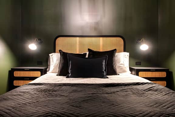 Hollyhock Suite 405: 2 beds/1 bath