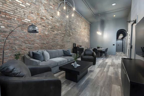 Bourbon Retreat: Luxe 4BR Downtown Condo w/ Spa Baths & Central Access