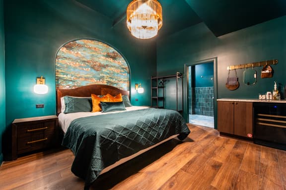 Hollyhock Suite 511: 1 bed/1 bath