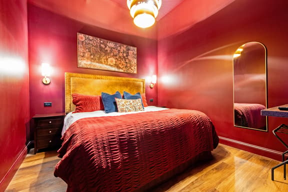 Hollyhock Suite 508: 2 beds/1 bath